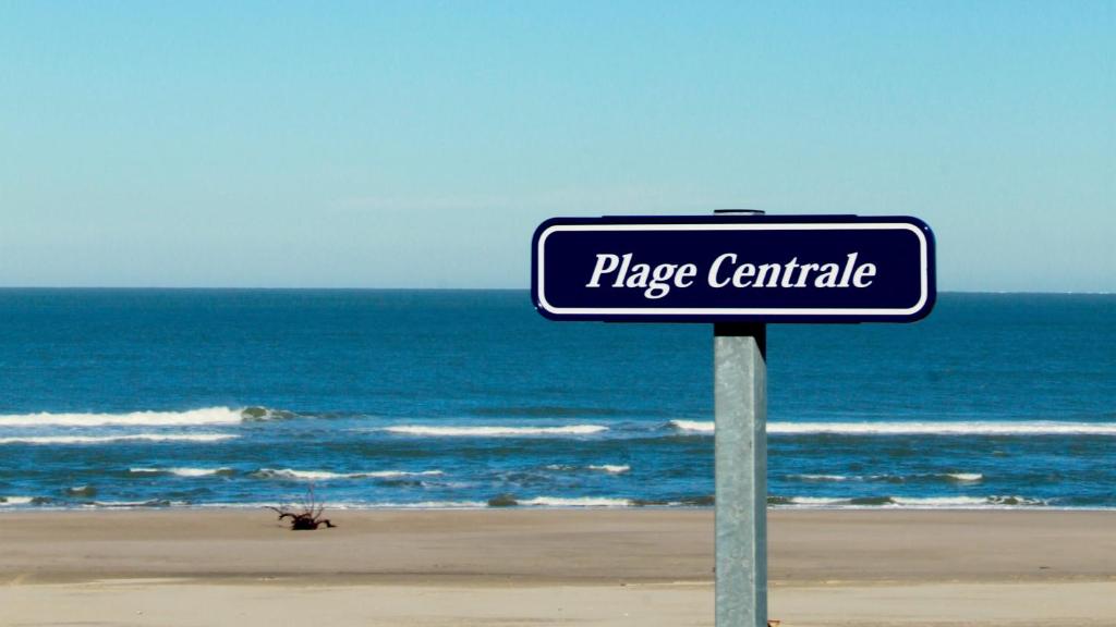 Panneau Plage Centrale face à l'océan